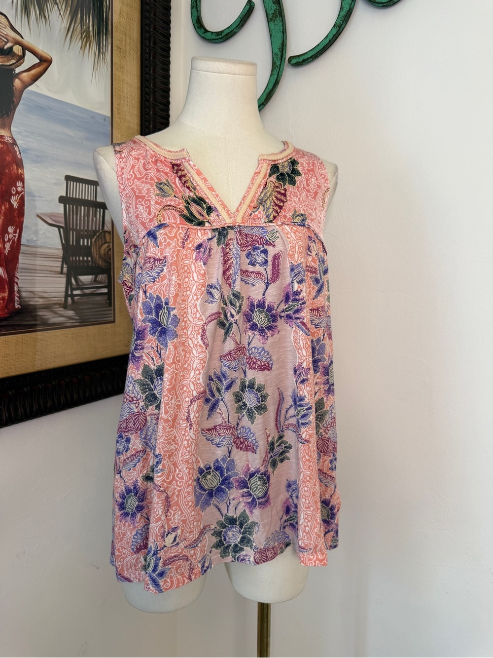 Anthropologie Akemi+Kin Pink Floral V-Neck Sleeveless Camisole